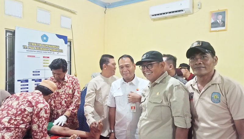 Masyarakat Kecamatan Geragai Kabupaten Tanjabtim memberi apresiasi terhadap kegiatan khitanan massal gratis yang diadakan SKK Migas—PetroChina | henrosta