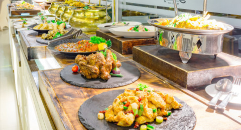 Swiss-Belhotel Jambi Hadirkan Sensasi Makan Sepuasnya di Asian Backyard BBQ Bash