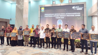 Pemkab Muaro Jambi Terima Penghargaan Paritrana Awards 2024