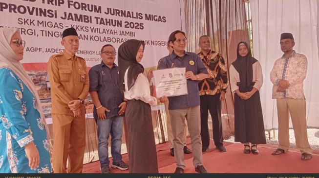 Dua Putri Betara Raih Beasiswa Migas: Asa Baru dari Hulu Jambi