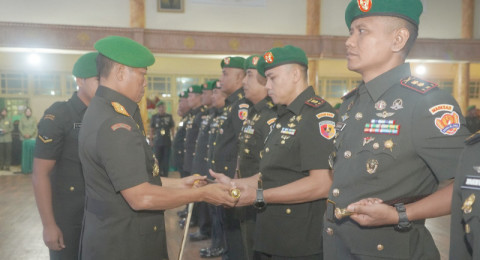 Danrem 042/Gapu Pimpin Sertijab Pejabat Utama dan Komandan Satuan