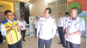 Kunjungi Kantor Camat Kumpeh, Bupati BBS Perintahkan Kadis PUPR Lakukan Renovasi