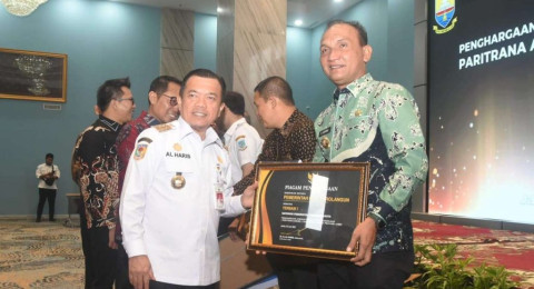 Raih Peringkat 1 Paritrana Awards 2024, Hurmin: Komitmen Pemerintah Lindungi Tenaga Kerja