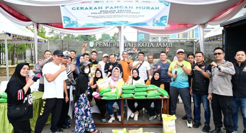 Ringankan Beban Masyarakat, Polda Jambi Kembali Gelar GPM di Kawasan Tugu Keris Kota Jambi