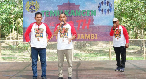 Wakil Bupati Muaro Jambi Hadiri Temu Kangen 40 Tahun SMP Negeri 1 Kota Jambi