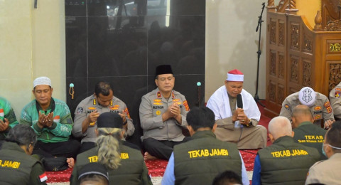 Polda Jambi Tunaikan Solat Hajat dan Doa Bersama Untuk Keamanan Negara
