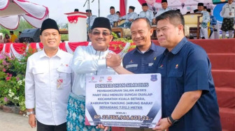 Perkuat Infrastruktur, SKK Migas - PetroChina Serahkan Bantuan Jalan 7,5 KM di HUT ke-60 Tanjabbar
