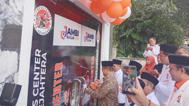 Tanpa Musik, Tanpa Sepatu, Tetap Seru, Jambi Bugar Gym Diresmikan Wali Kota