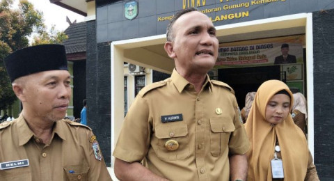 Bupati Sarolangun Hurmin Sidak Disiplin ASN Dinas Sosial, Dapati Beberapa ASN Bolos Kerja