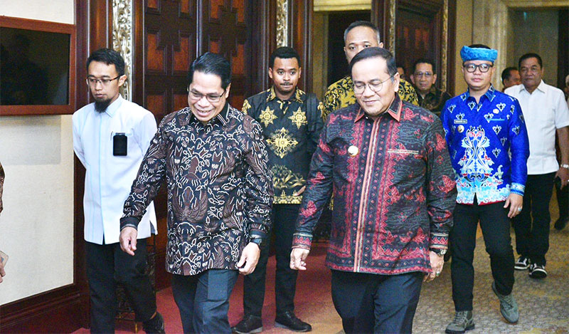 Wali Kota Jambi, Dr. dr. H. Maulana, M.K.M, menandatangani Nota Kesepakatan Penyediaan dan Pendistribusian Gas Bumi bersama Dirjen Migas Kementerian ESDM, di Jakarta, Kamis | pkj