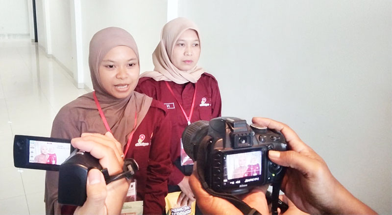 Asfa dan Ainah, dua pelaku UMKM, menyampaikan apresiasi atas pelatihan AI yang digelar PetroChina | swd