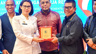 Legislator Muslim Ayub Minta Bersihkan Calo Paspor di Sumut