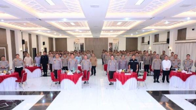 Tegaskan Profesionalisme, Kapolda Jambi Bekali Personel PAMAPTA Hadapi Tantangan Kamtibmas