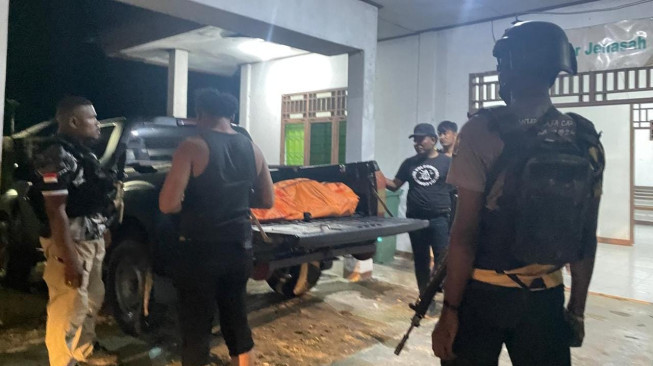 Satgas Ops Damai Cartenz Beserta Polres Yahukimo Evakuasi Korban Penganiayaan di Yahukimo, Diduga Ulah Simpatisan KKB
