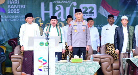 Kapolda Jambi Hadiri Apel Akbar Hari Santri Nasional 2025 di Muaro Jambi