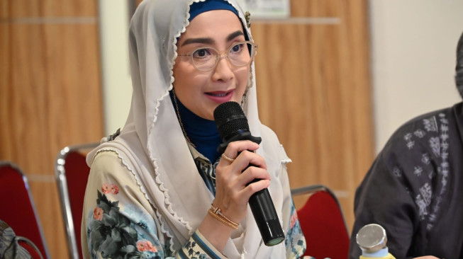 Desy Ratnasari Soroti Tingginya Warga Batam Berobat Malaysia dan Singapura