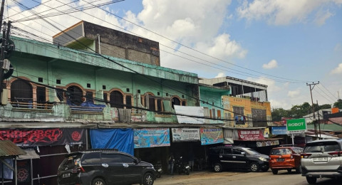 Beranikah Dinas Perhubungan dan Dirlantas Polda Jambi Tertibkan Mobil Travel Liar di Kota Jambi..?