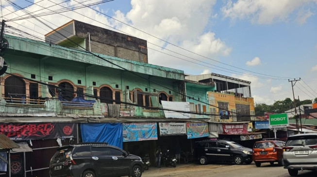 Beranikah Dinas Perhubungan dan Dirlantas Polda Jambi Tertibkan Mobil Travel Liar di Kota Jambi..?