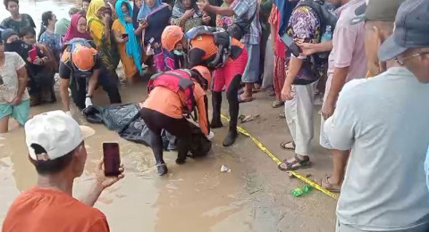Mayat Wanita Misterius Mengapung di Sungai Babeko