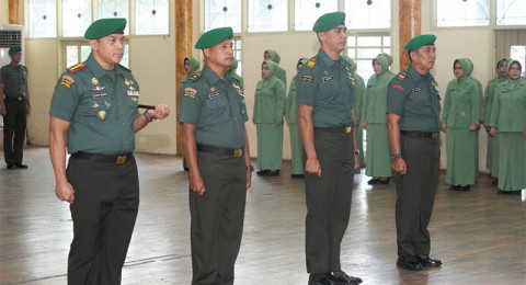 59 Perwira Korem 042/Gapu Naik Pangkat