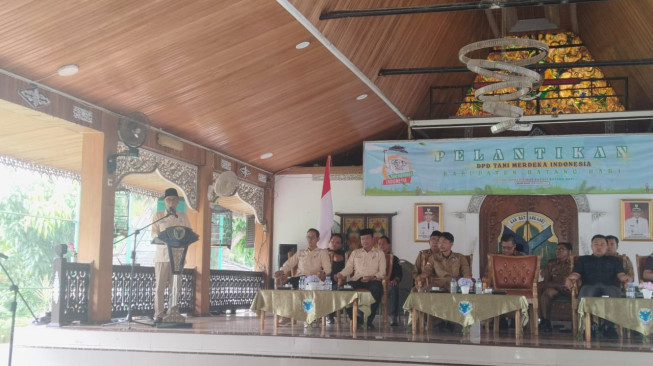 Wakil Bupati Batang Hari Hadiri Pelantikan DPD Tani Merdeka