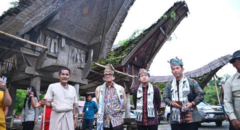 Panja Pelestarian Cagar Budaya DPR Kunjungi Peninggalan Sejarah di Toraja