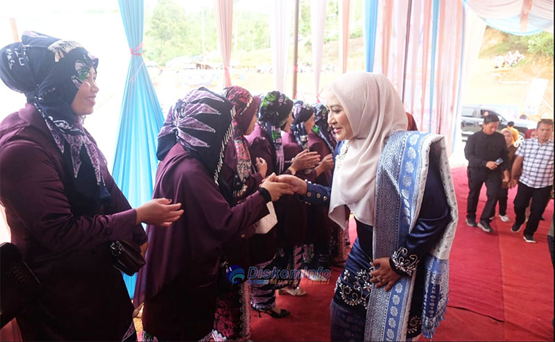 Ketua TP PKK Bupati Muaro, Ririn Novianty, hadir pada peringatan HUT ke-67 Kabupaten Kerinci | dki-mj