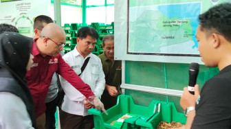 SKK Migas — PetroChina Perkenalkan Pengolahan Sampah Organik Metode Biokonversi BSF ke Kelompok Tani Suka Maju