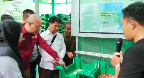 SKK Migas — PetroChina Perkenalkan Pengolahan Sampah Organik Metode Biokonversi BSF ke Kelompok Tani Suka Maju
