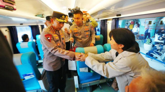 Kapolri Pastikan Stasiun Pasar Senen Siap Hadapi Lonjakan Penumpang Nataru