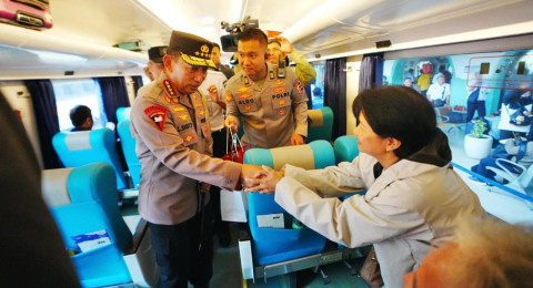 Kapolri Pastikan Stasiun Pasar Senen Siap Hadapi Lonjakan Penumpang Nataru