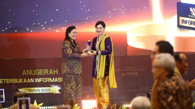 OJK Raih Predikat Badan Publik Terbaik Nasional 2025