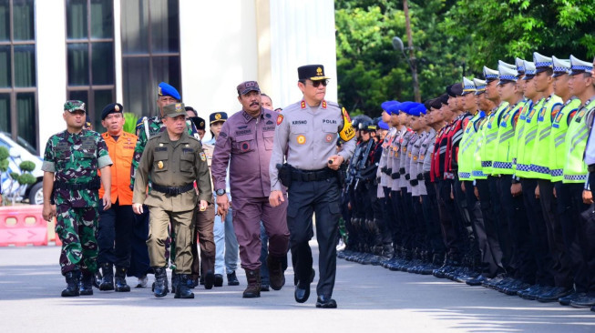 Polda Jambi Gelar Apel Operasi Lilin 2025, Amankan Natal 2025 dan Tahun Baru 2026