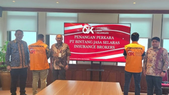 OJK Serahkan Tersangka Penggelapan Premi Asuransi PT Bintang Jasa Selaras ke Kejaksaan