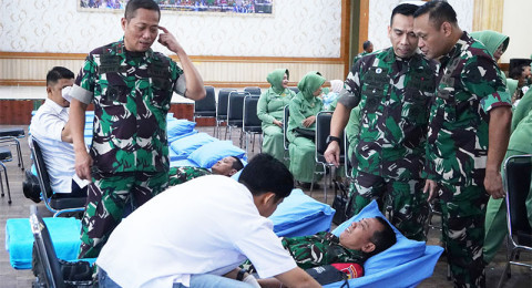 Korem 042/Gapu Gelar Bakti Kesehatan di Hari Juang ke-80 TNI AD