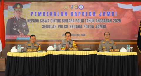 Kapolda Jambi Berikan Pembekalan Jati Diri kepada Siswa Diktuk Bintara Polri TA 2025