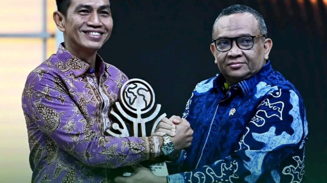 Fadhil Arief Raih Penghargaan Apresiasi Cita Daerah 2025