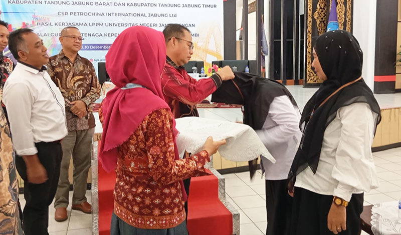 pelepasan tanda peserta diklat bakal calon kepala sekolah yang diadakan SKK Migas - PetroChina International Jabung Ltd, Rabu, 10 Desember 2025, di Aula BPMP Provinsi Jambi | dod