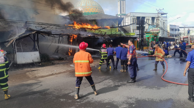 Kebakaran 6 Kios di Thehok, 1 Korban Jiwa