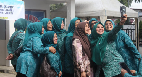 TP PKK Provinsi Jambi Hadirkan Sarapan Bergizi Lewat Jumat Berkah