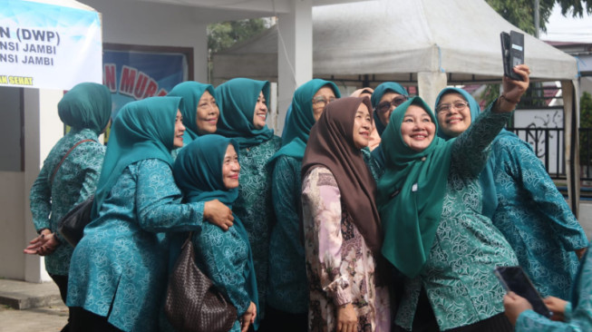 TP PKK Provinsi Jambi Hadirkan Sarapan Bergizi Lewat Jumat Berkah