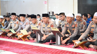 Sisi Religius Korps Bhayangkara: Personel Polda Jambi Khusyuk Ikuti Binrohtal Islam