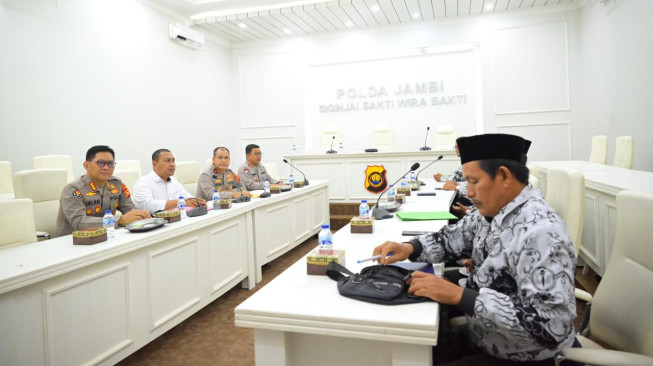 Polda Jambi Gelar Audiensi dengan PGRI, Bahas Perlindungan Guru dan Penyelesaian Kasus Secara Mediasi