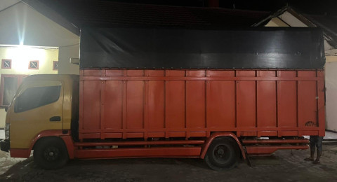 Ditreskrimsus Polda Jambi Tangkap  3 Pelaku  BBM Ilegal, Barang Bukti  12,3 Ton BBM Ilegal dan Sebuah Truk Pengangkut Diamankan.