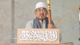 Jadi Khatib Salat Jumat di Awal 2026, Bupati Tanjabbar Ingin Umat Muslim Jadi Lebih Baik