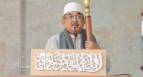 Jadi Khatib Salat Jumat di Awal 2026, Bupati Tanjabbar Ingin Umat Muslim Jadi Lebih Baik
