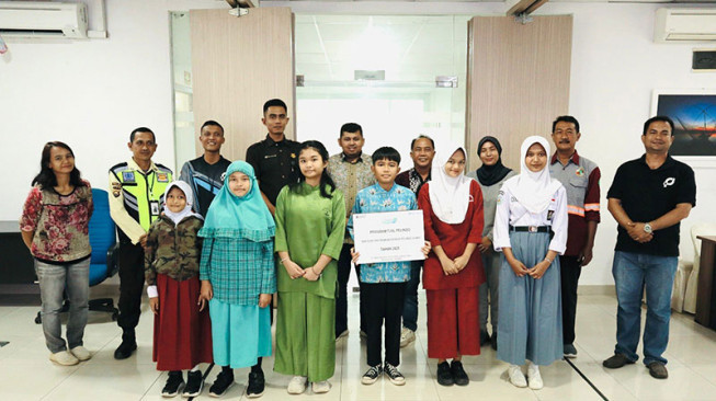 Pelindo Jambi Salurkan Beasiswa untuk Anak Pekerja Pelabuhan