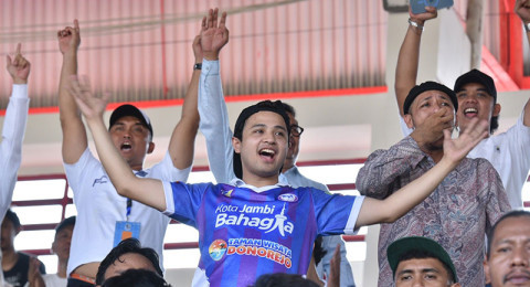 FC Koja Juara Grup, Stadion Tri Lomba Juang Riuh