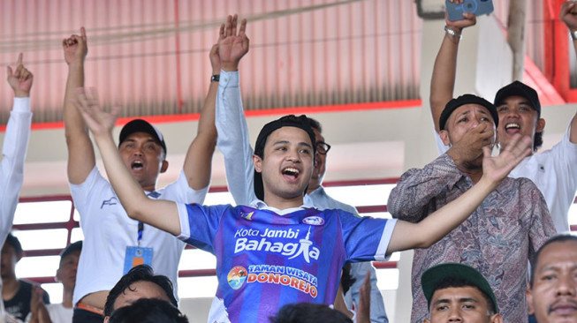 FC Koja Juara Grup, Stadion Tri Lomba Juang Riuh