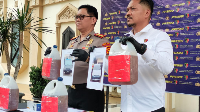 Polisi Ringkus Tujuh Pelangsir BBM untuk Tambang Emas Liar